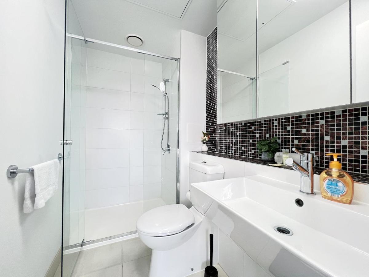 Apartment Cosy 2 Beds 2 Baths Apt With Car Park At Southern Cross *