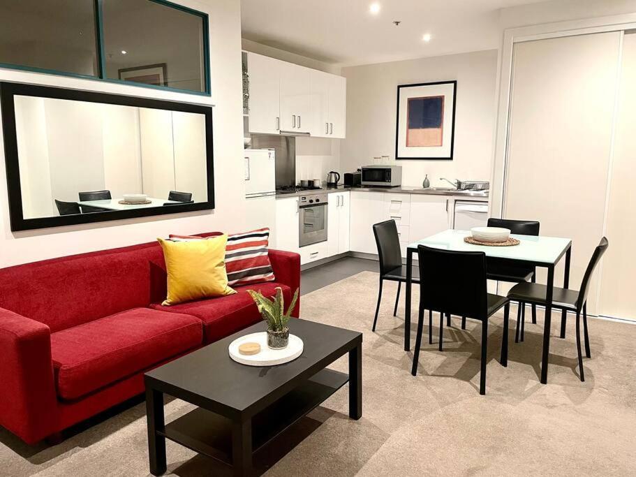 Apartment Astral - Perfectly Located 2 Bedroom In St Kilda *