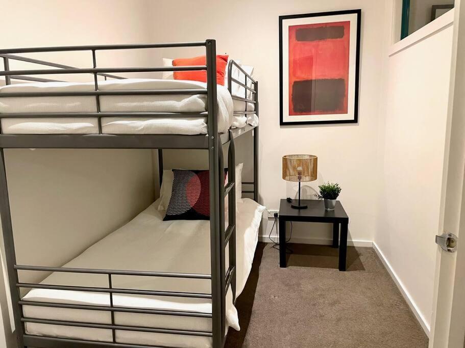 Apartment Astral - Perfectly Located 2 Bedroom In St Kilda Melbourne