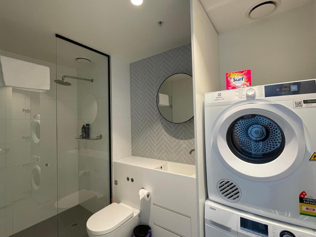 Eq Tower Modern Cbd Apartment