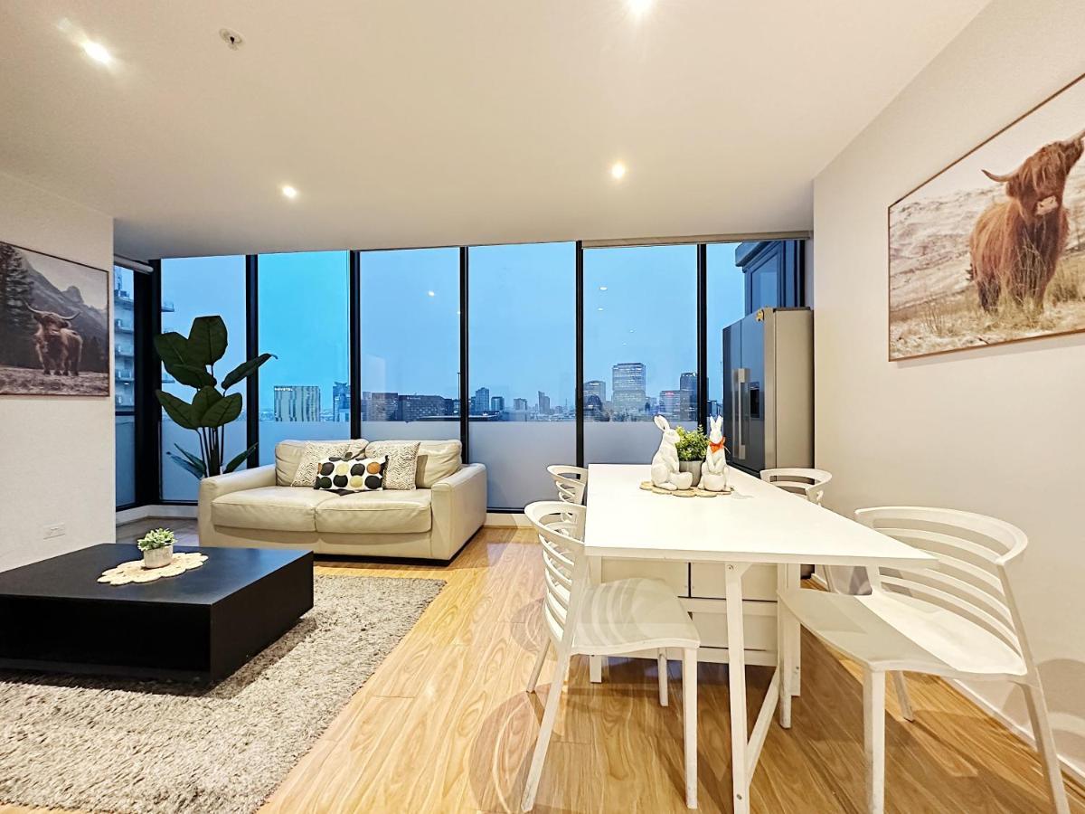 Spacious Family-sized 2br Apt Near Crown Casino + Carpark On Site Apartment Melbourne