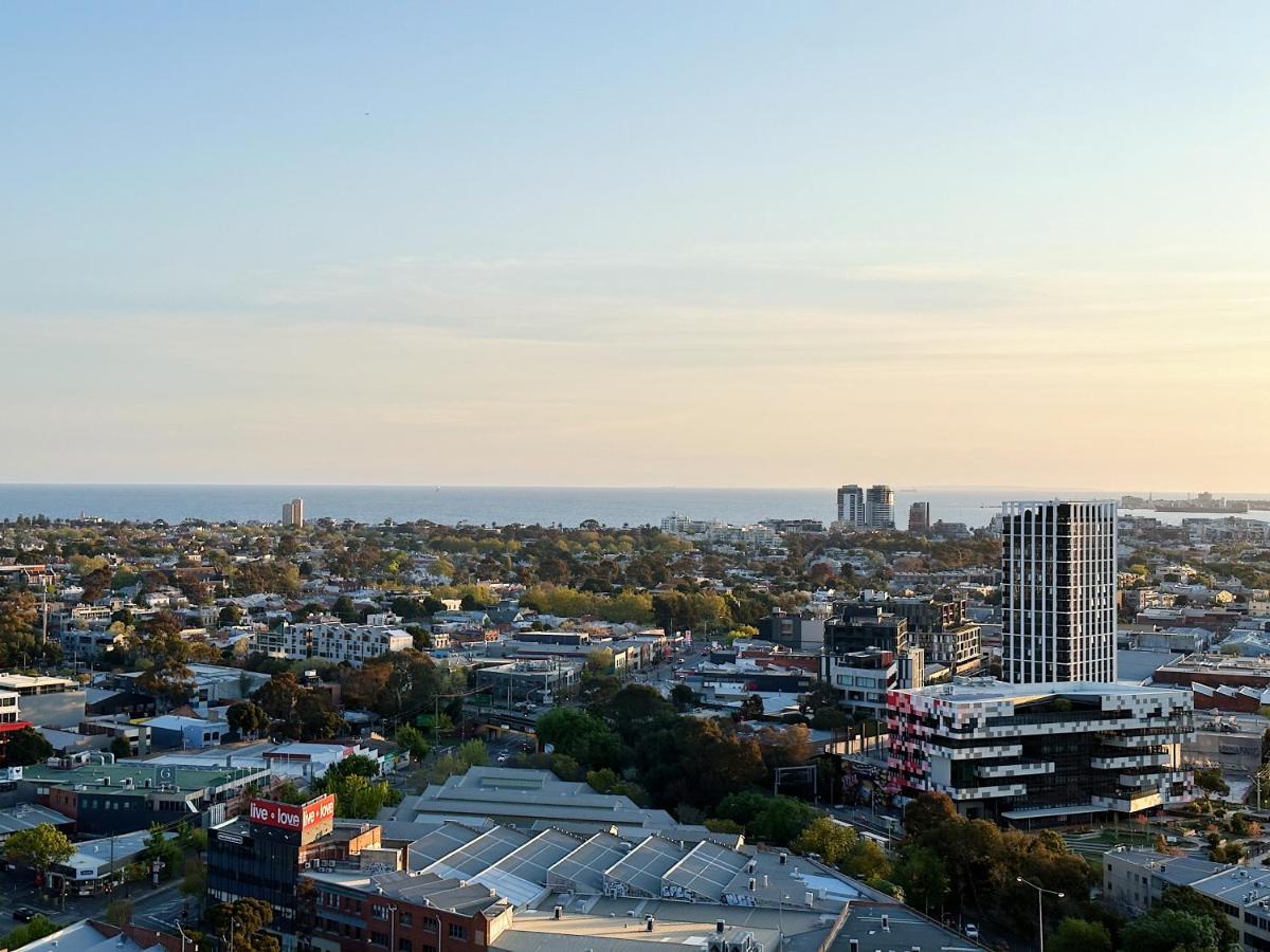 Spacious Family-sized 2br Apt Near Crown Casino + Carpark On Site Apartment Melbourne