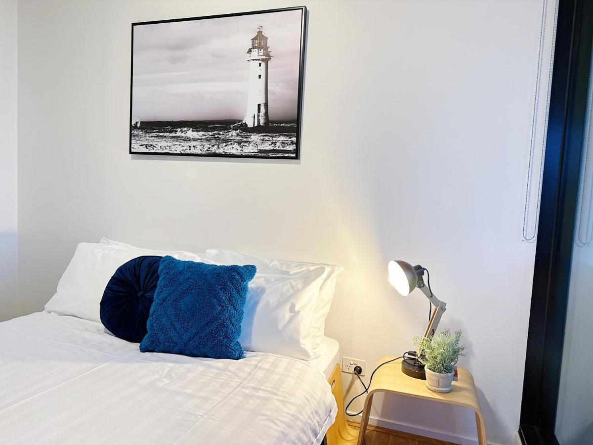 Apartment Spacious Family-sized 2br Apt Near Crown Casino + Carpark On Site Melbourne