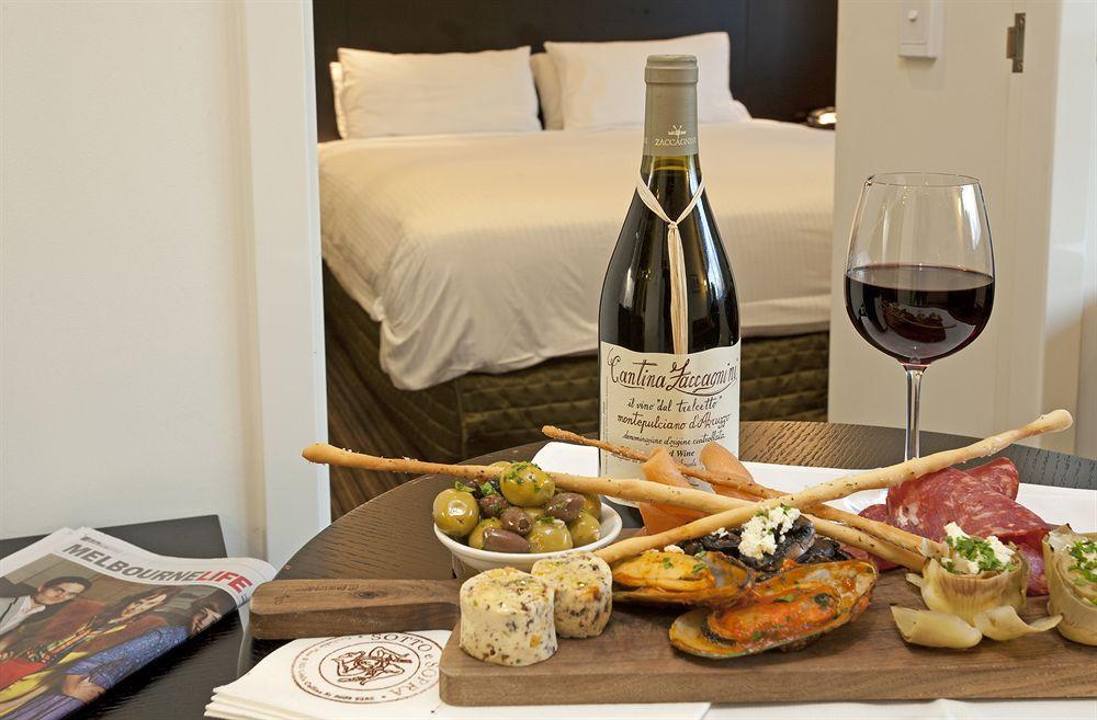 Hotel Causeway 353 Melbourne