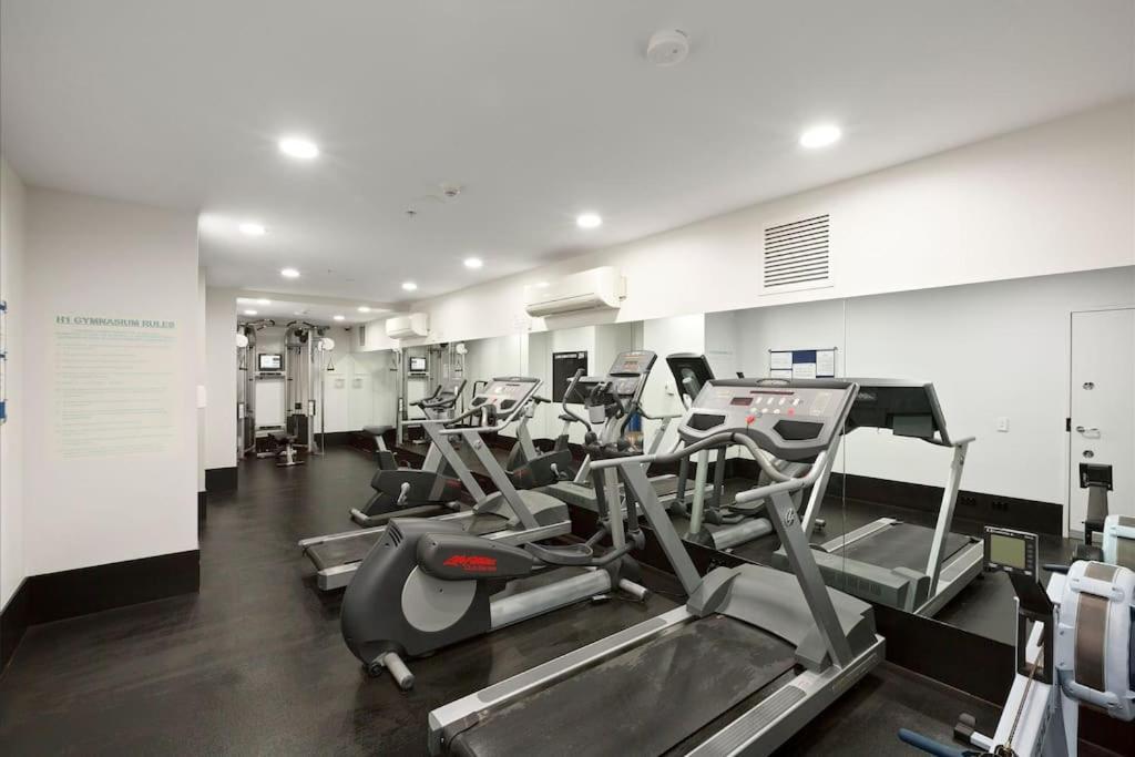 Apartment 17 Floor Waterfront Docklands 2br 2car