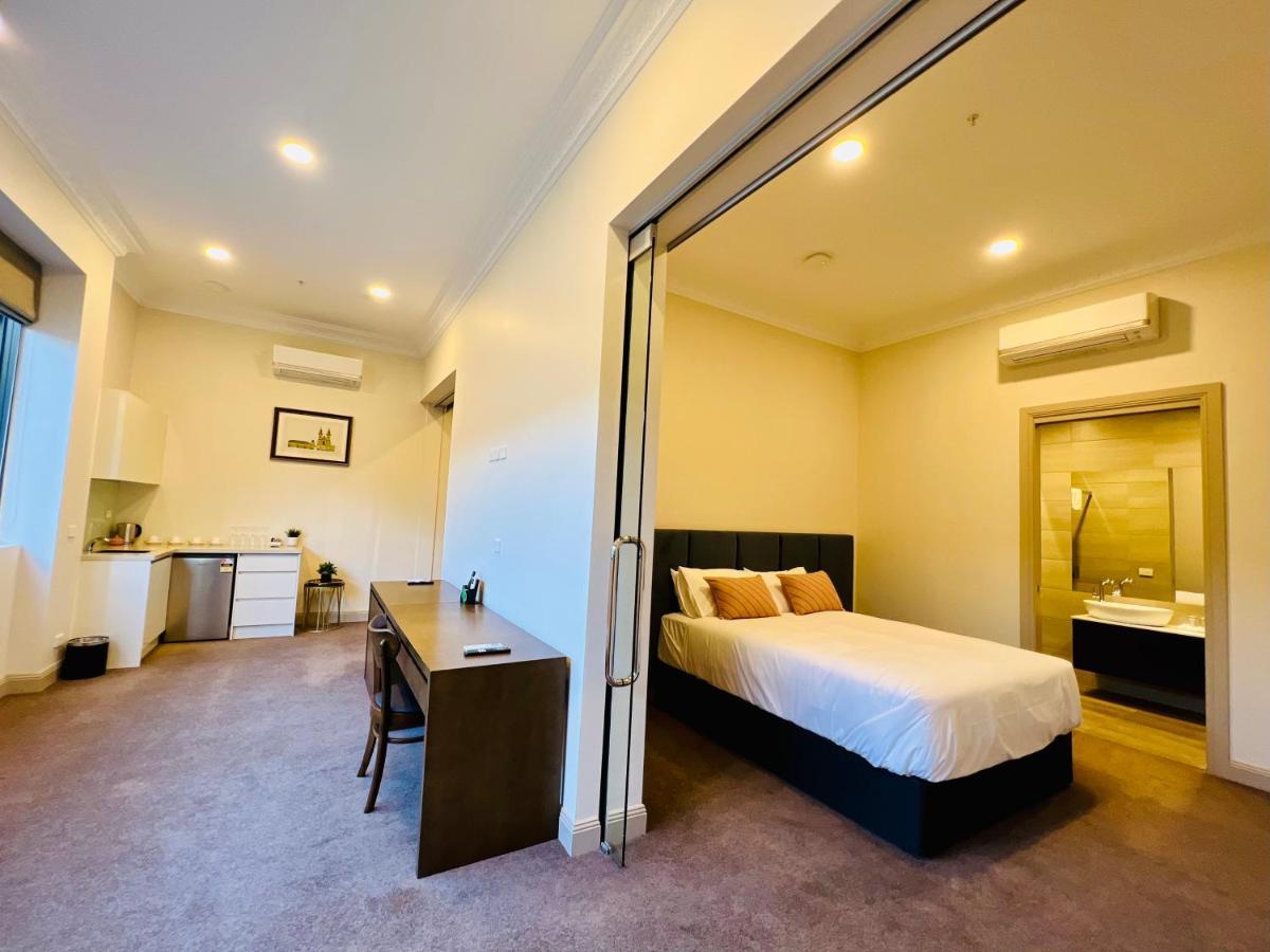 Clarendon Hotel 4*