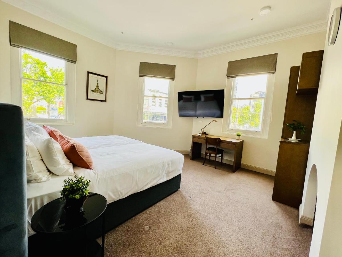 Hotel Clarendon 4*