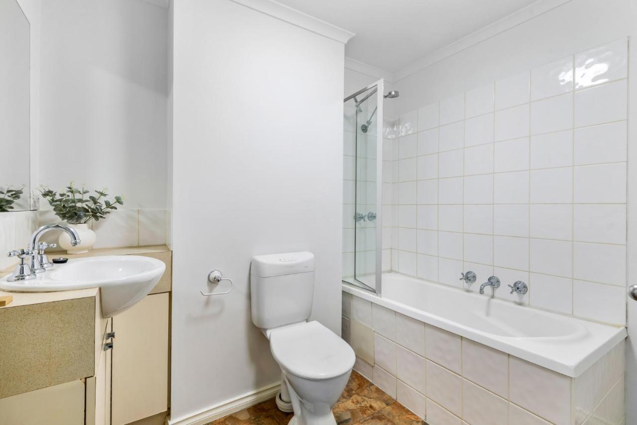 Chic 2-bed Near Park & Chapel St Melbourne