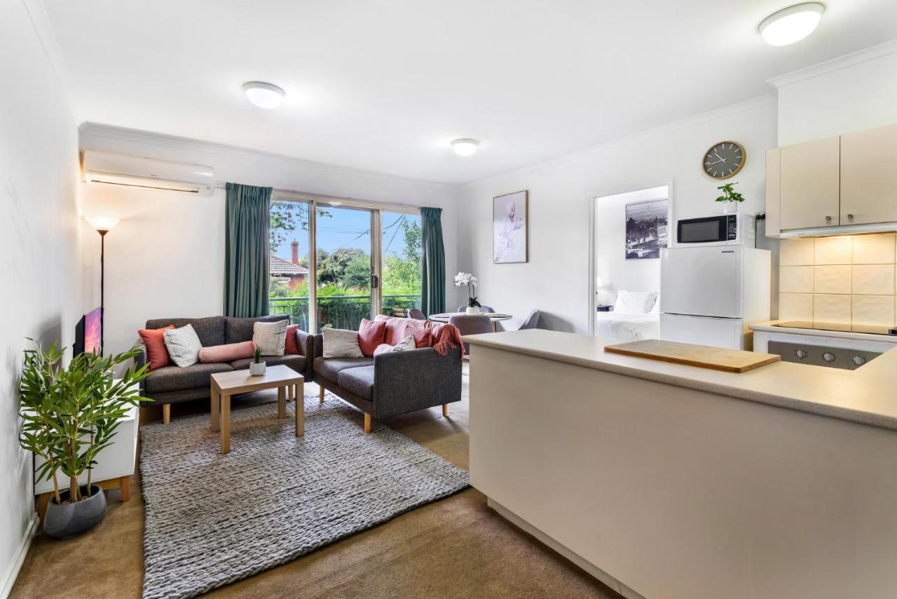 Apartment Chic 2-bed Near Park & Chapel St Melbourne