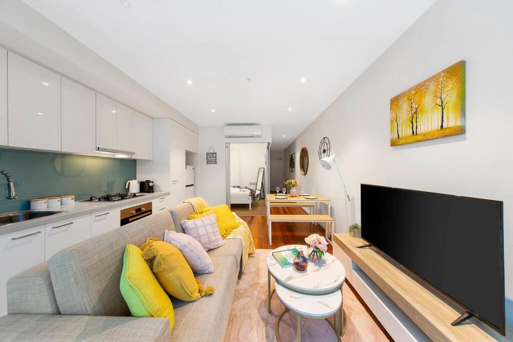 Gem In The Heart Of South Yarra Apartment