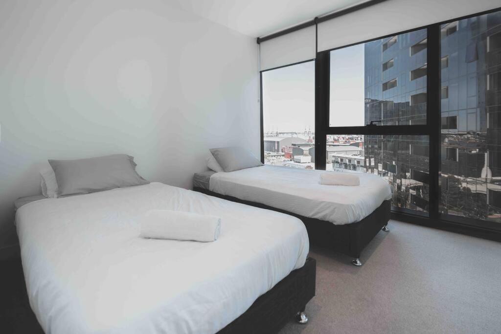 Apartment Getaway 2bdrm Parking Pool & Melbourne