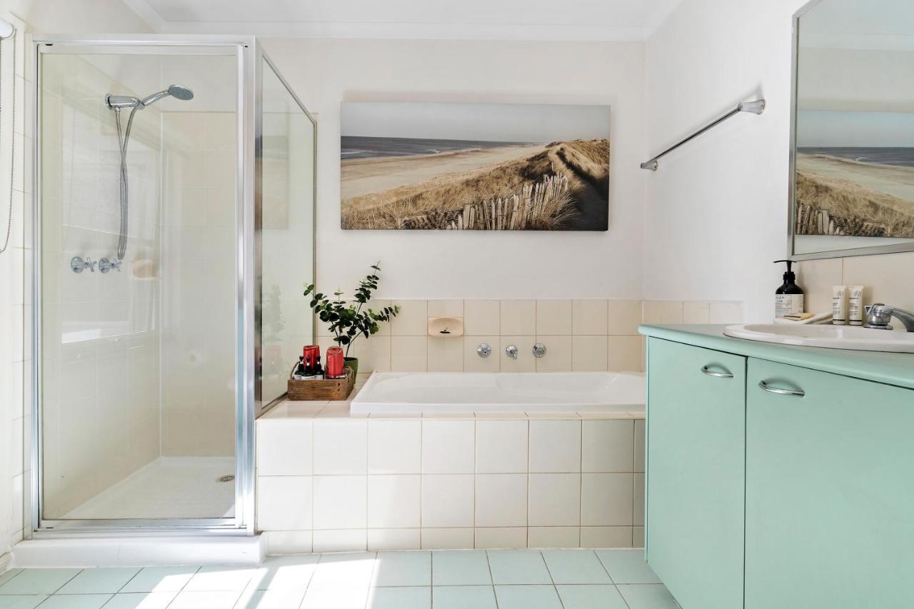 Kensington Escape - Balcony, Bbq And Parking Melbourne