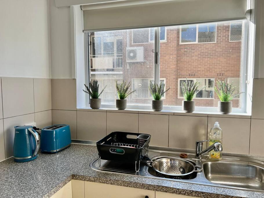 Apartment Large Two Bedroom In Glen Iris Melbourne