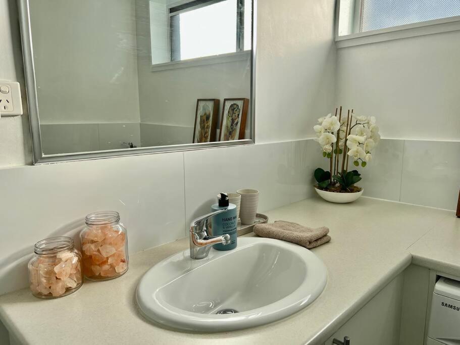 Apartment Large Two Bedroom In Glen Iris Melbourne