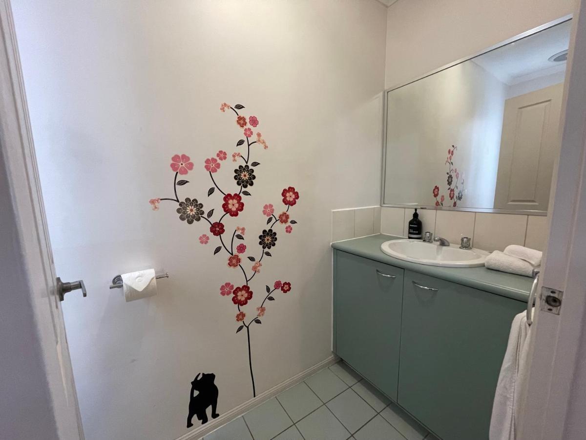 Holiday home Kensington Escape - Balcony, Bbq And Parking