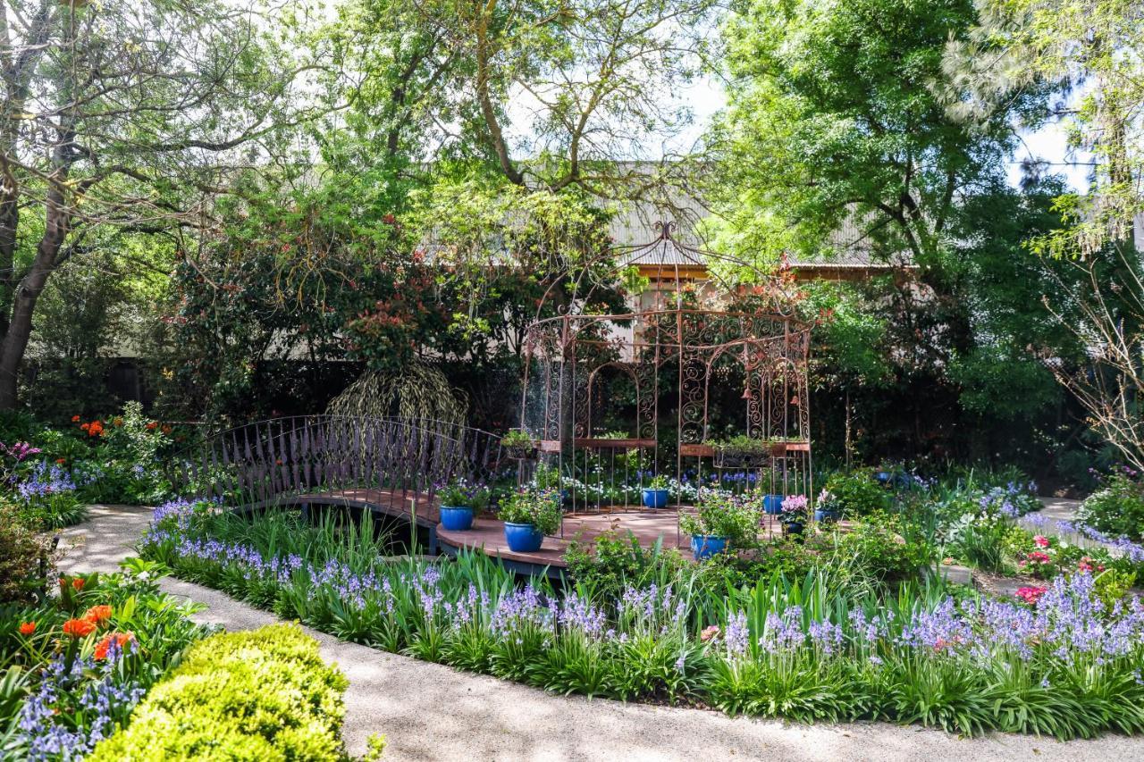 Elizabethan Melbourne