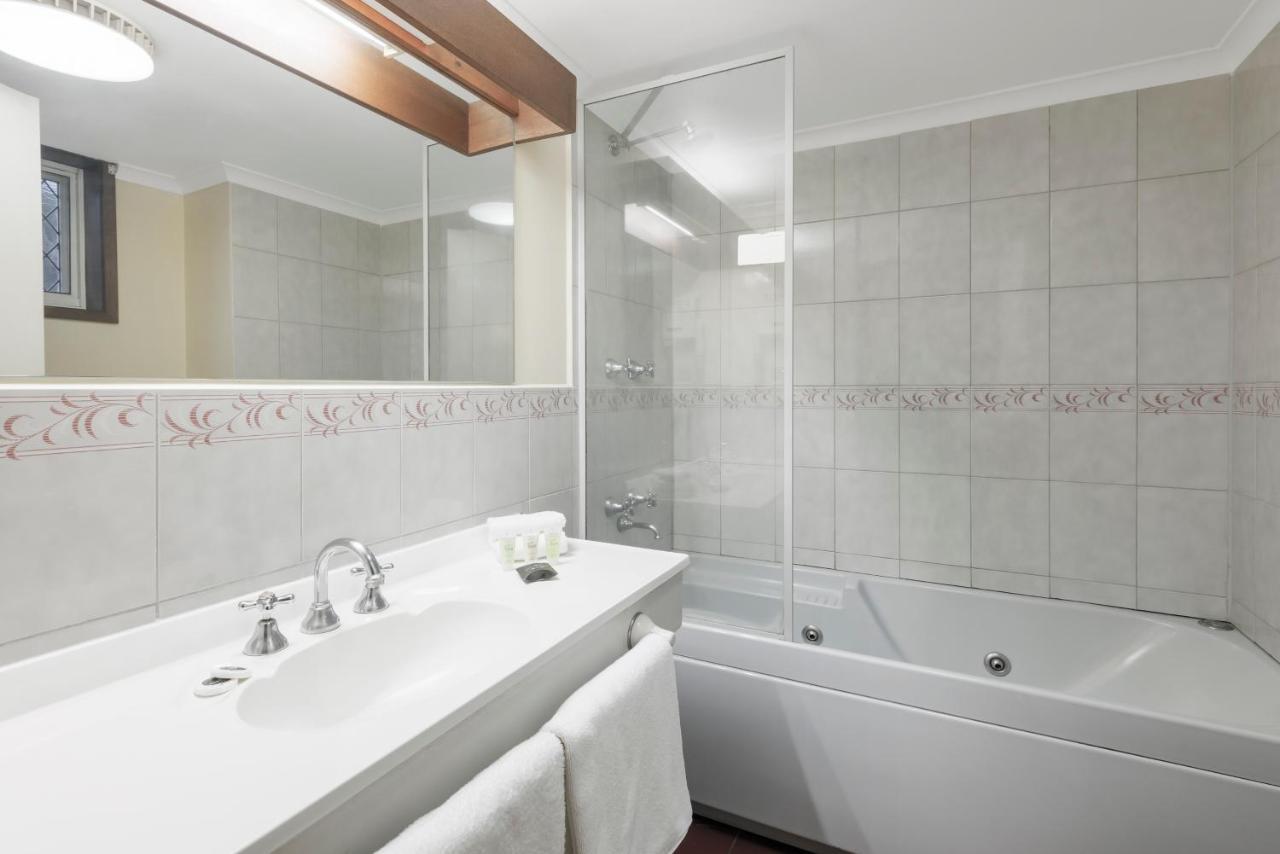Elizabethan Lodge Melbourne