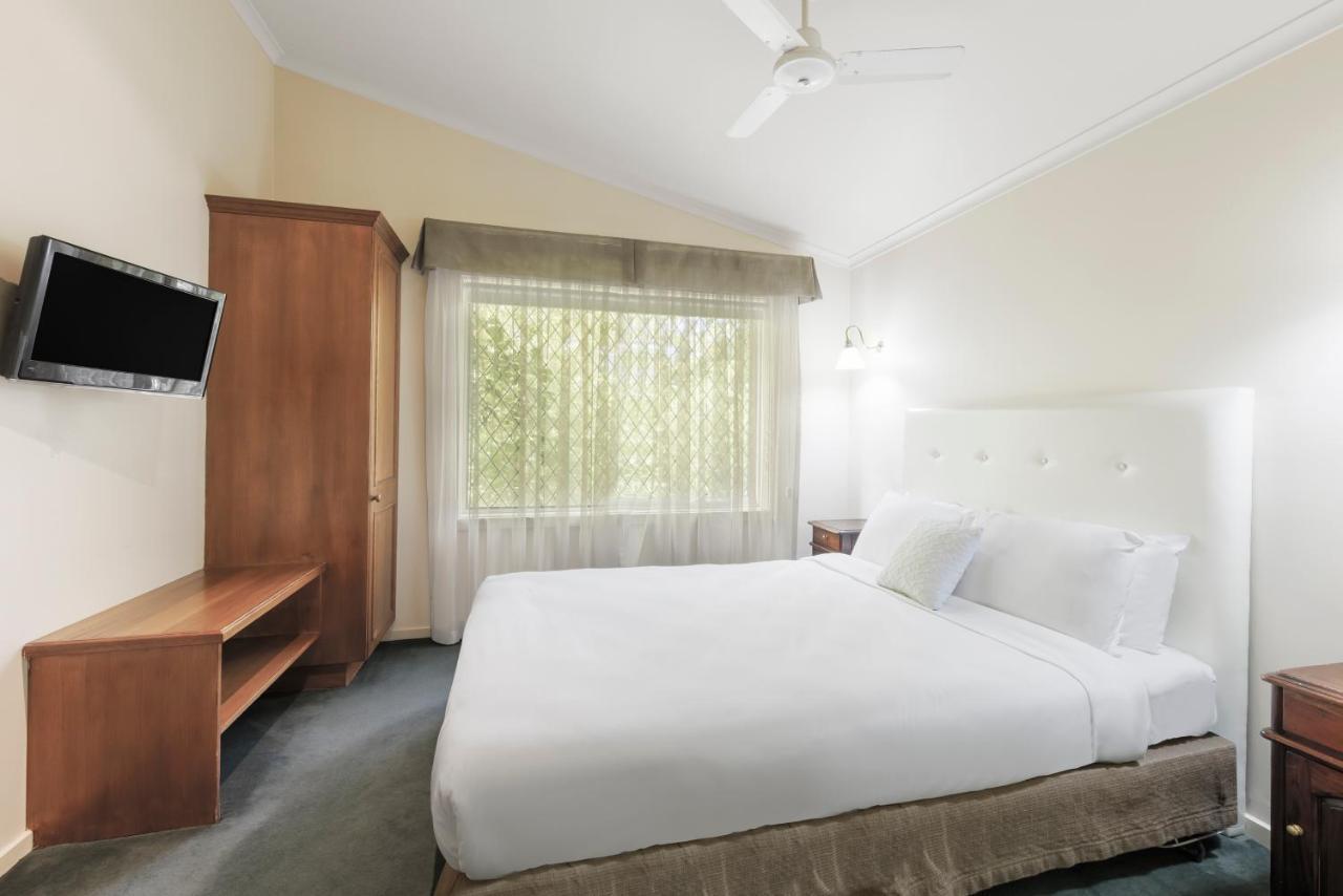 Elizabethan Lodge Melbourne