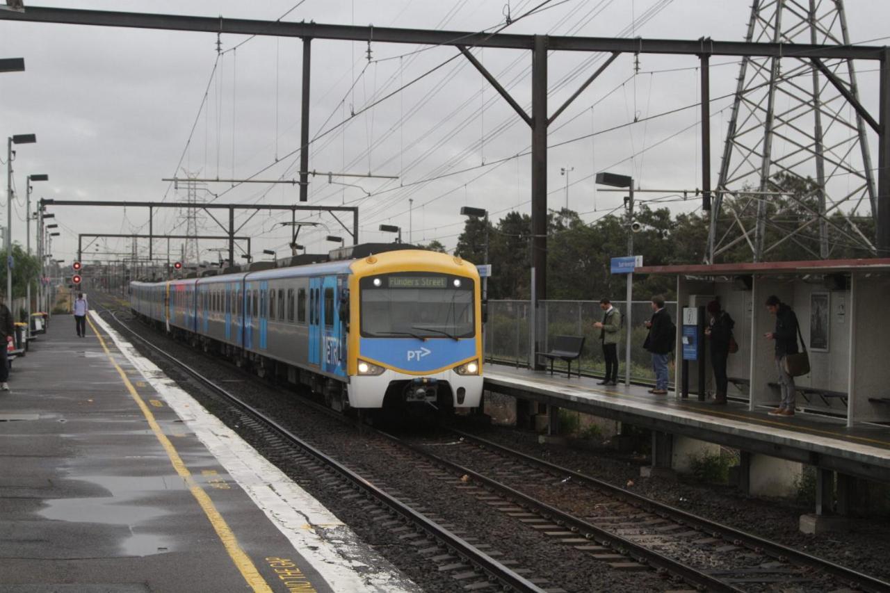 A Comfy & Cozy 2br Near Flemington Races Apartment Melbourne
