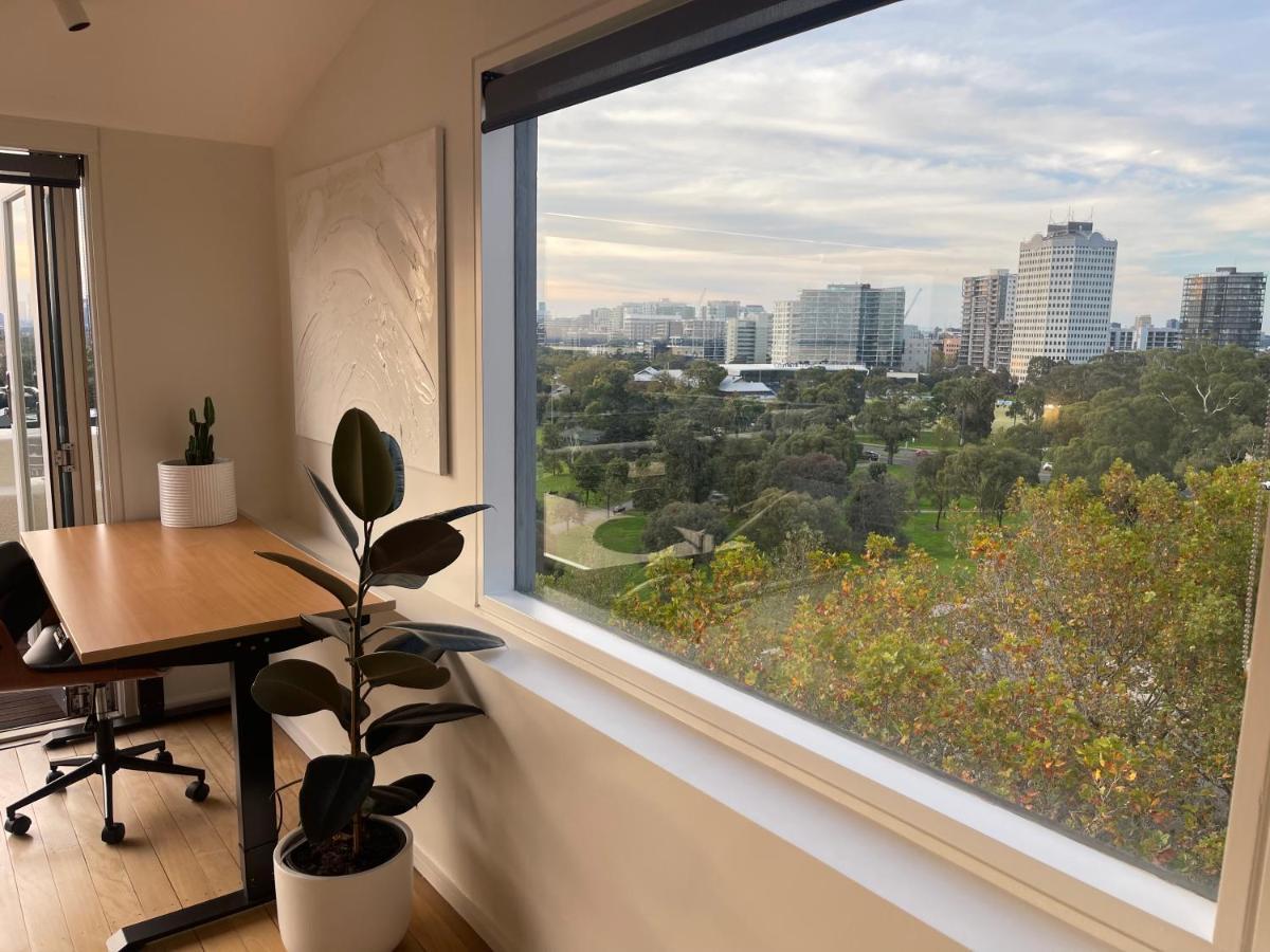 Spectacular Views Over Park Apartment