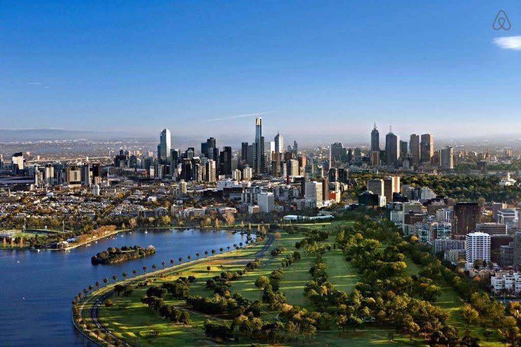 A Comfy & Cozy 2br Near Flemington Races Apartment Melbourne
