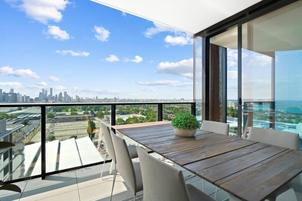 Panoramic Penthouse Apartment Melbourne
