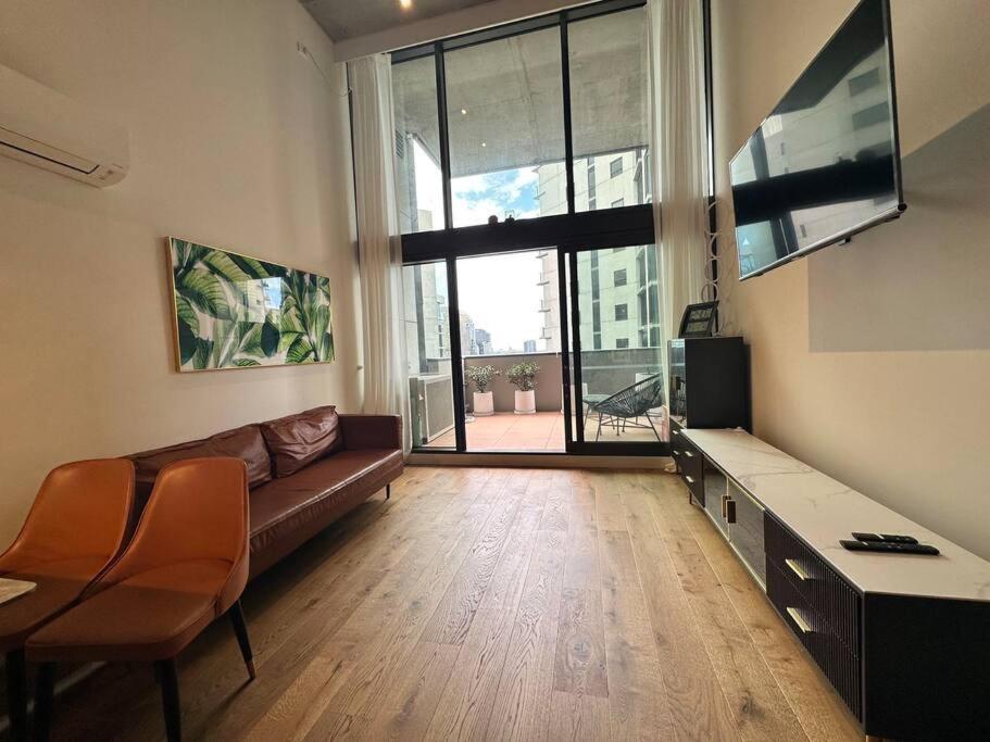 Free Tram Zone, New 2 Beds Apartment, Loft Design Melbourne