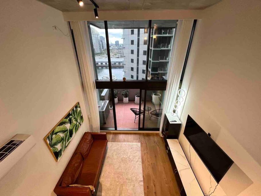 Free Tram Zone, New 2 Beds Apartment, Loft Design Apartment