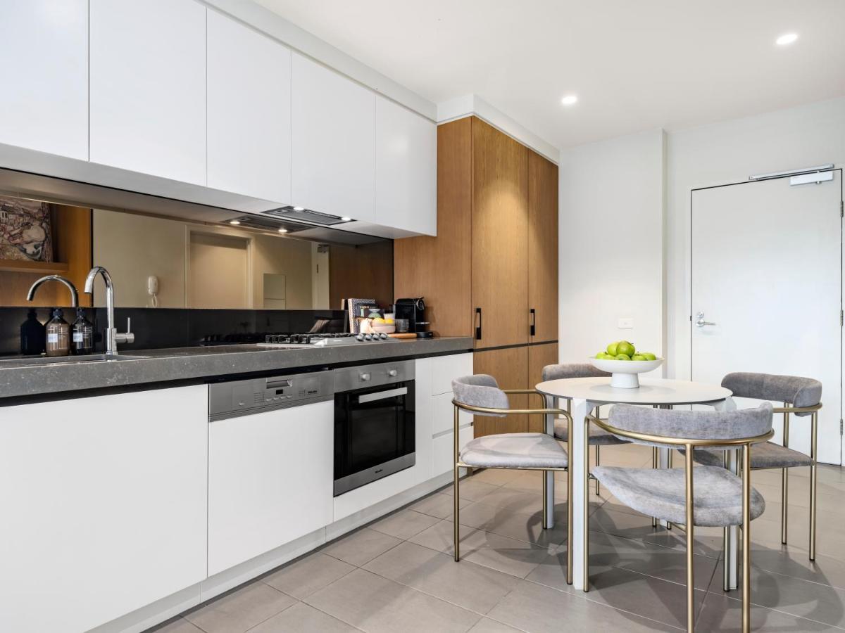 Apartment Freshly Restyled, 2 Bed In South Yarra - 4 Nights Only