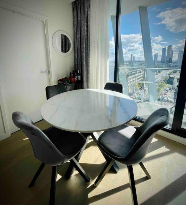 Apartment Stylish, Peaceful & Full Of Light