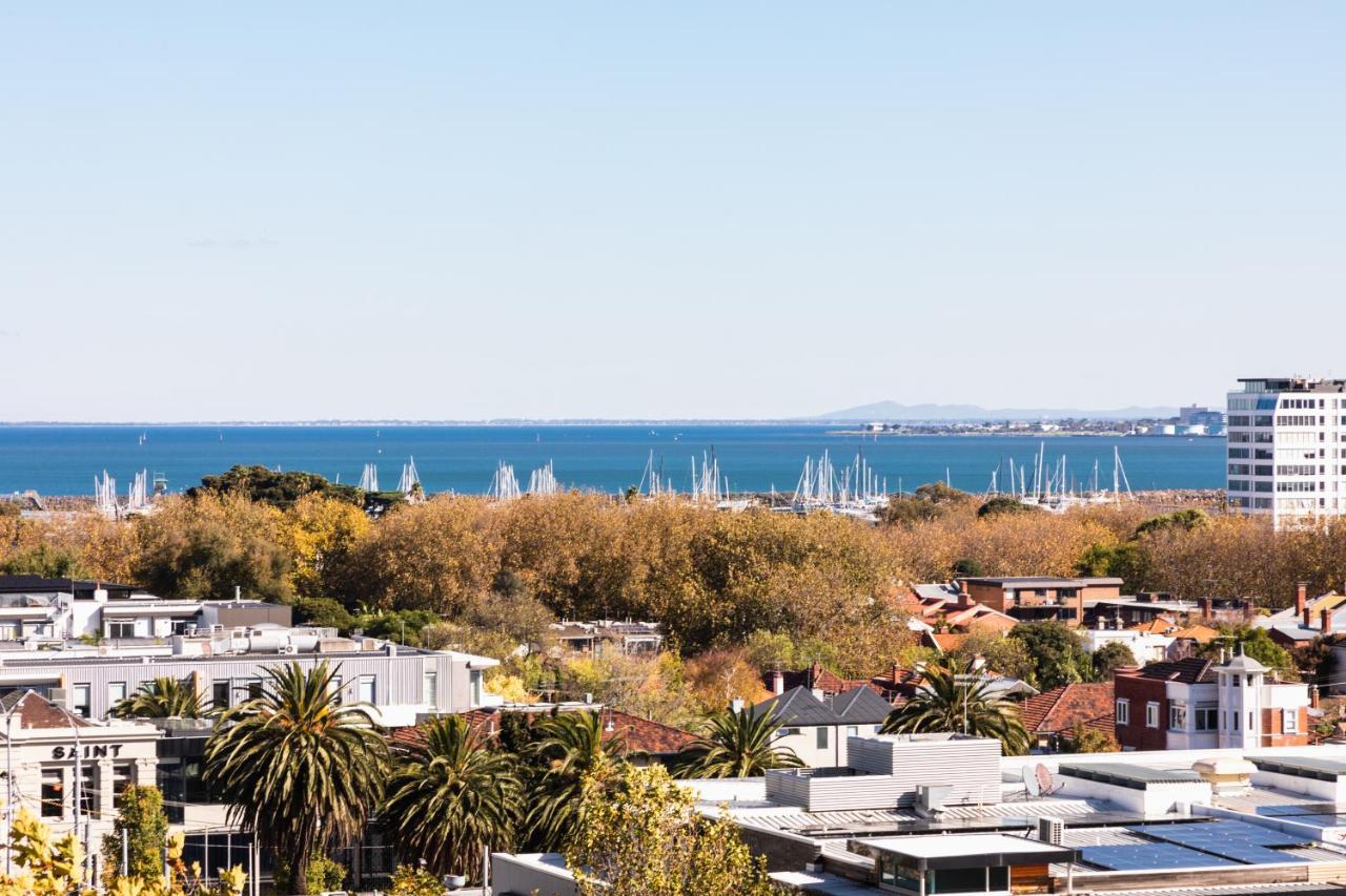 Spectacular Views Over Park Melbourne