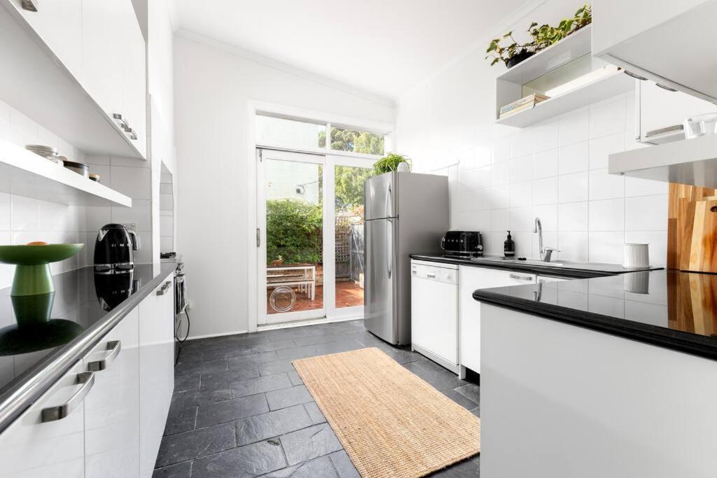 Iconic Lygon Street Home, Carlton Holiday home Melbourne