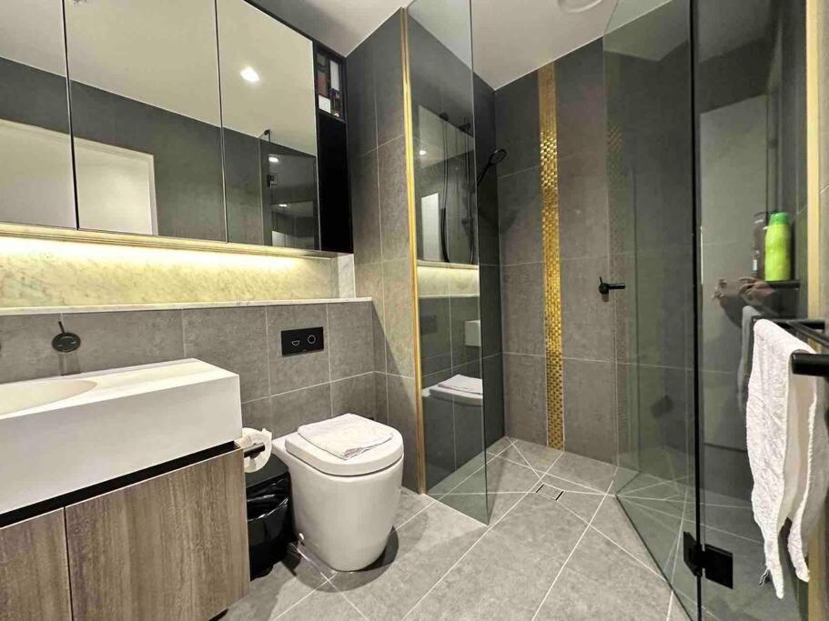 Free Tram Zone, New 2 Beds Apartment, Loft Design Melbourne