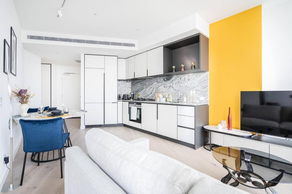 Prestigious 1b W Stunning Harbour View#wsp37a *