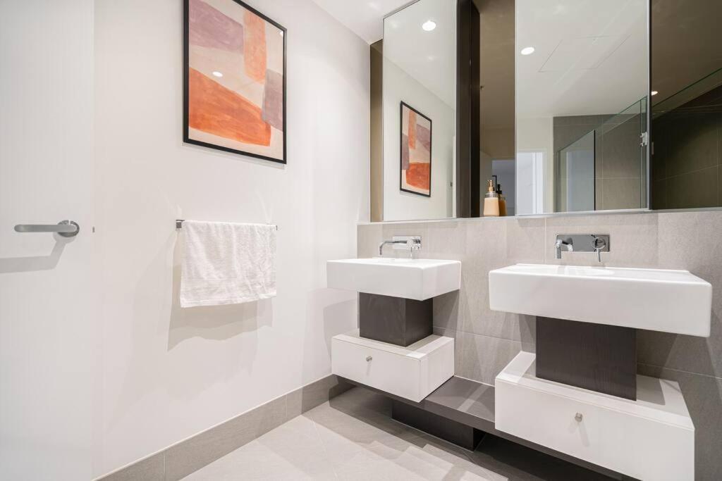 Prestigious 1b W Stunning Harbour View#wsp37a *