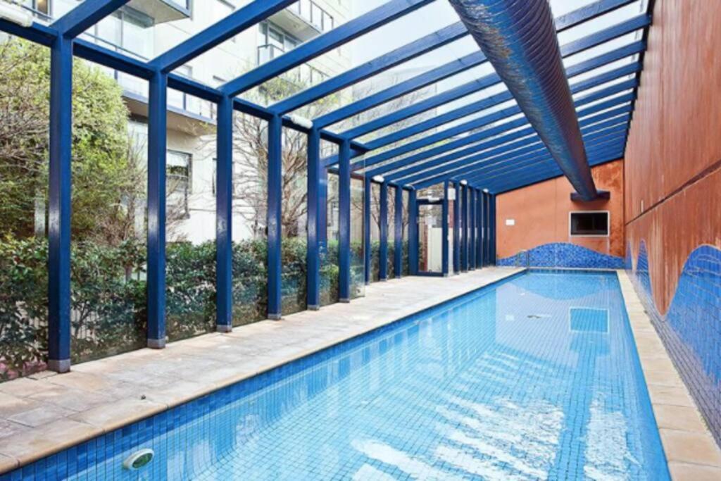 Spacious Minutes From The Cbd Apartment *