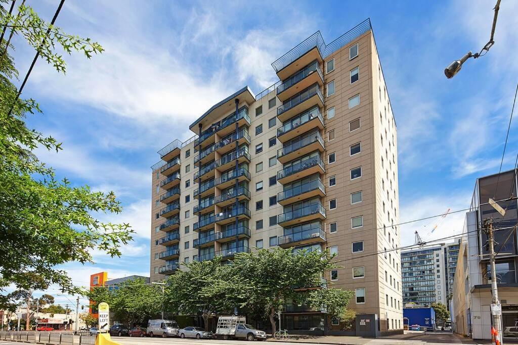 Spacious Minutes From The Cbd Apartment Melbourne