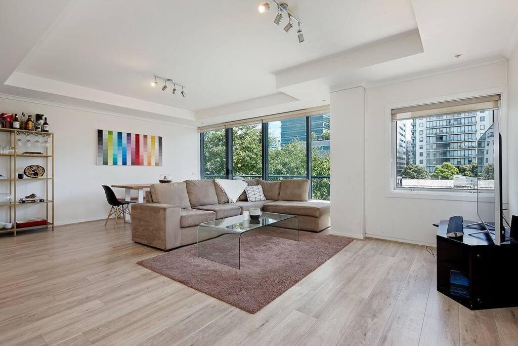 Apartment Spacious Minutes From The Cbd Melbourne