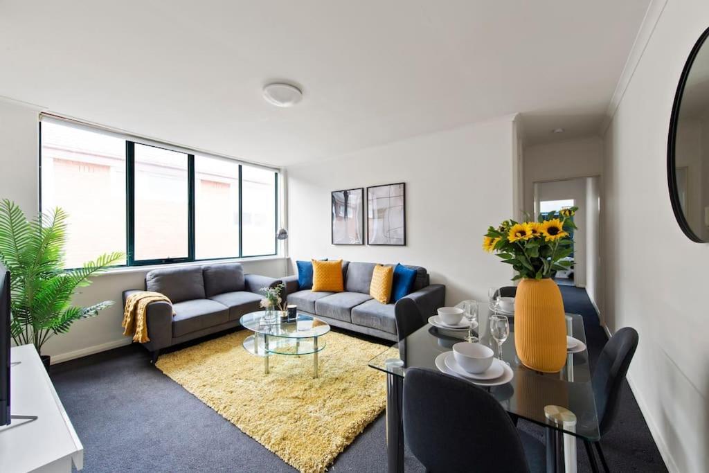 Apartment South Yarra Urban Haven