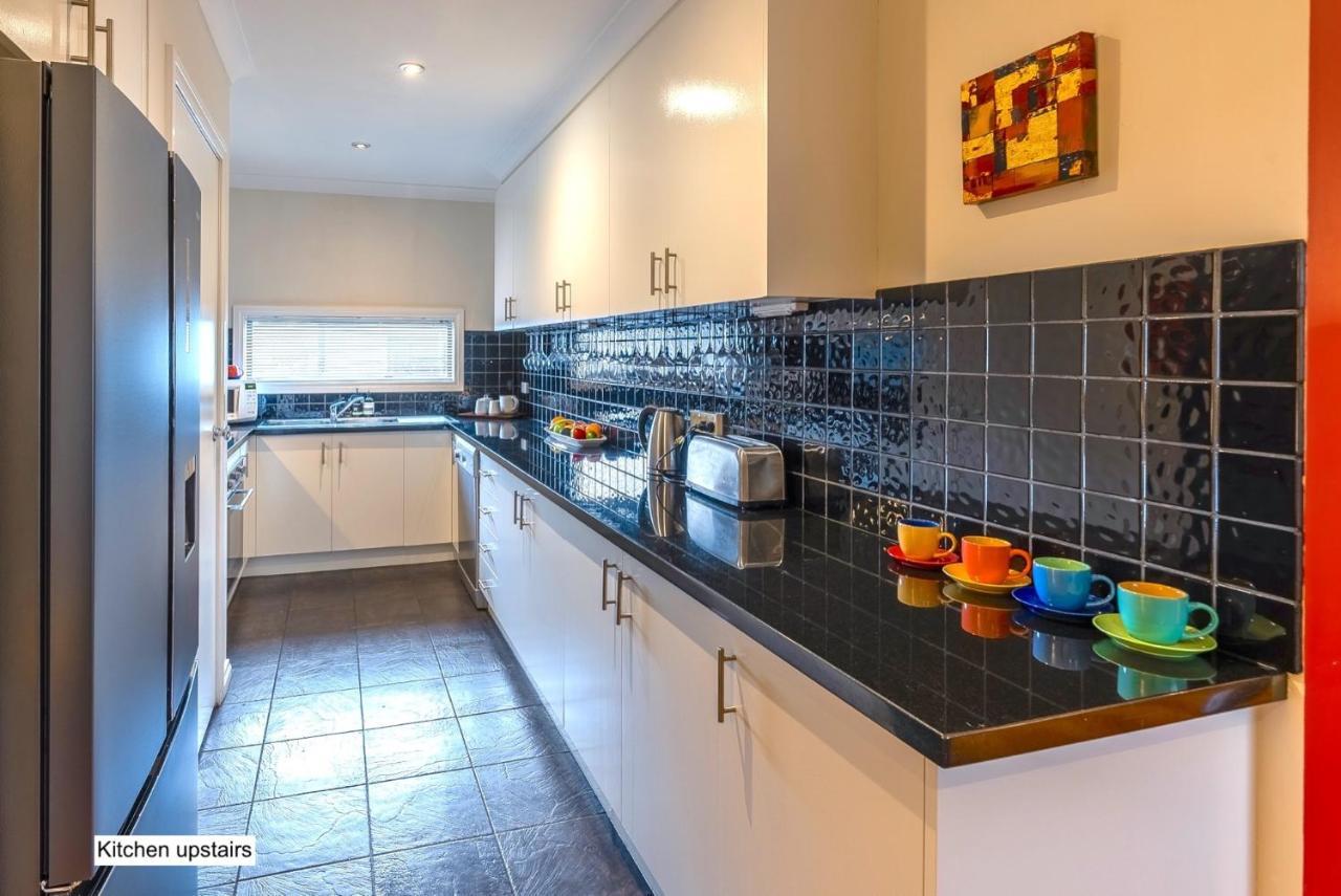 Staycentral - Tranquil Spacious Townhouse Holiday home Melbourne