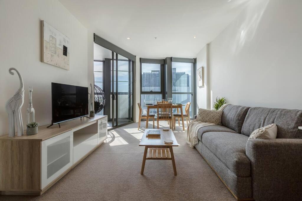 Lovely 1 Bedroom With Free Parking On Premises - 00209 Apartment