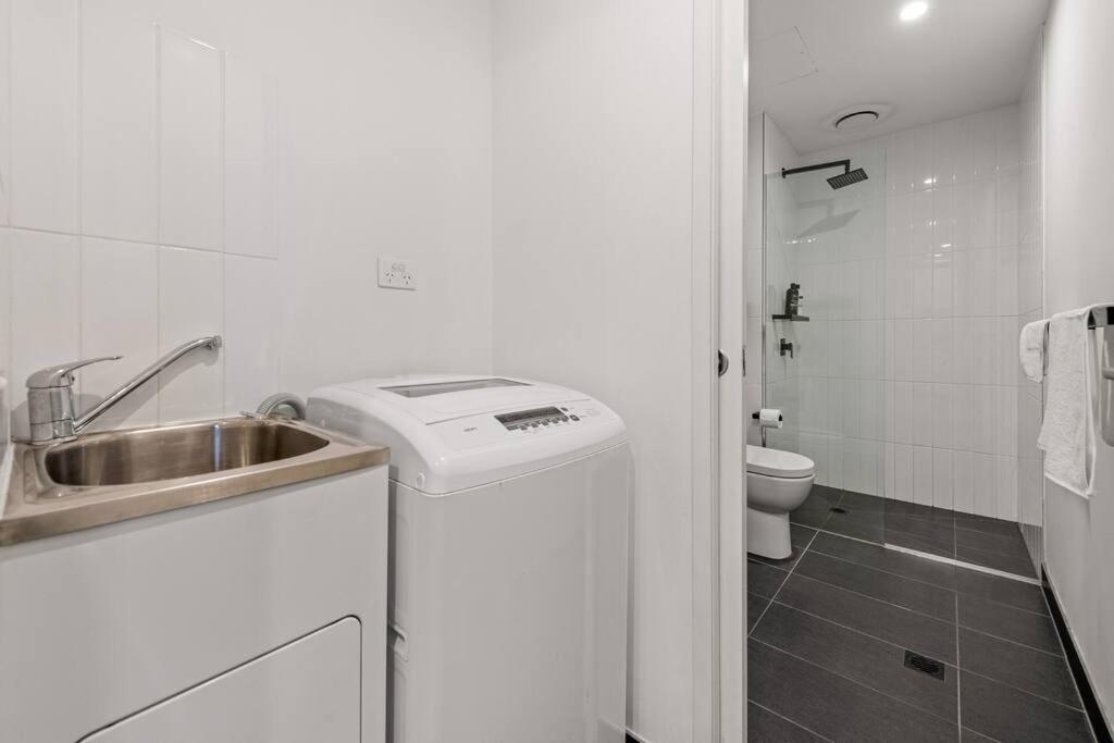 Windsor 2 Bd With Parking On Site Apartment