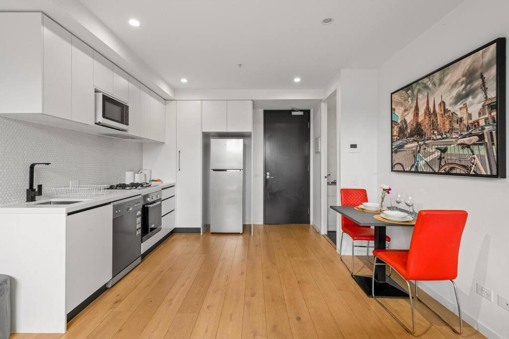 Windsor 2 Bd With Parking On Site *