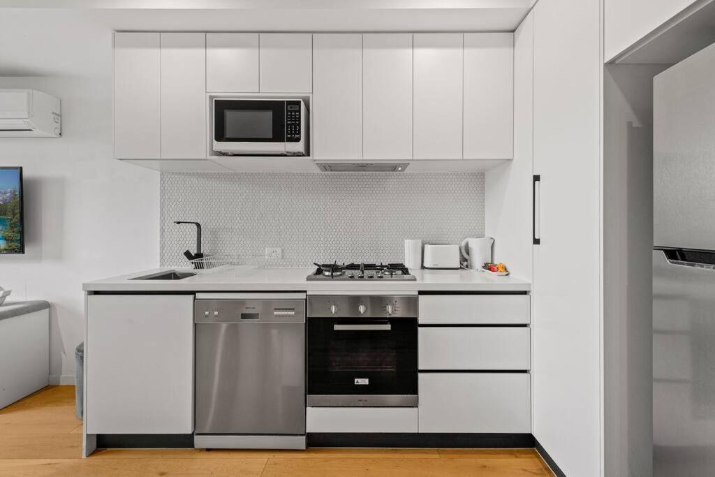Windsor 2 Bd With Parking On Site