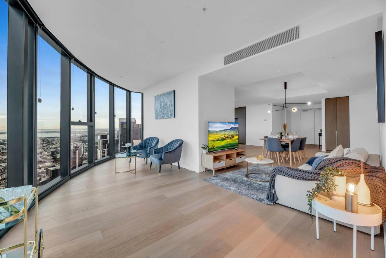 Luxe Panoramic 3 Bedroom Penthouse With Onsite Parking Melbourne
