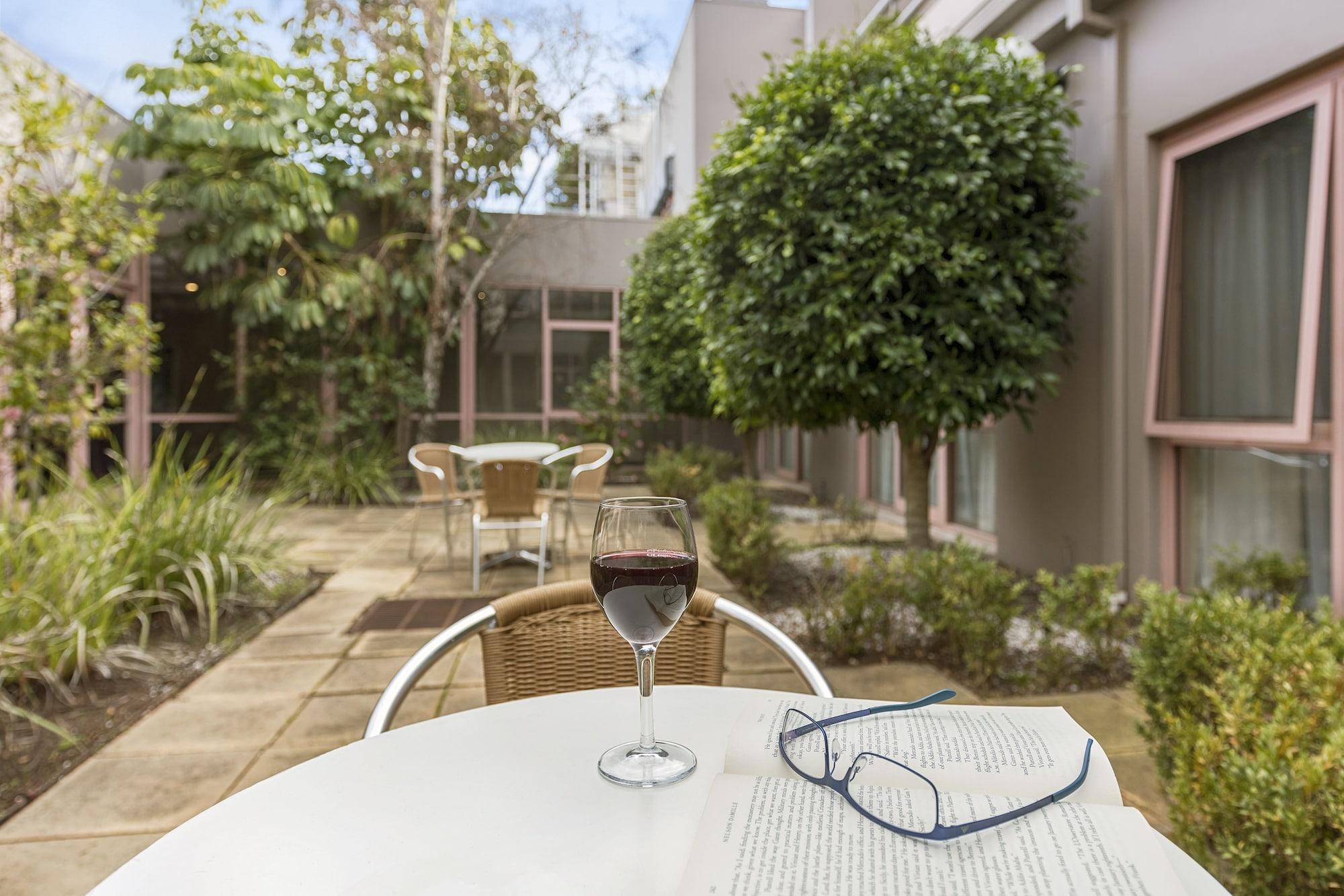 Kimberley Gardens Hotel, Serviced And Serviced Hotel Melbourne