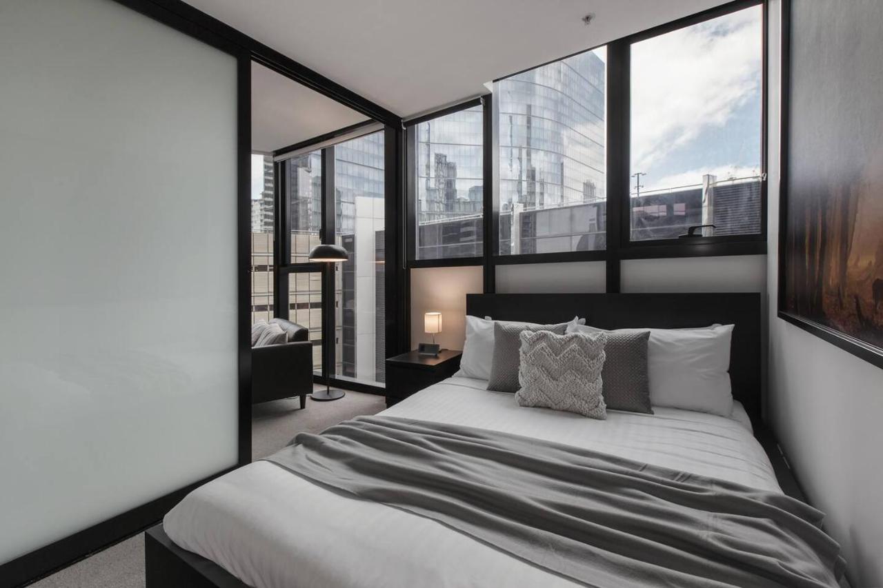 Apartment Iconic Southbank Locale Meets Modern Comfort Melbourne