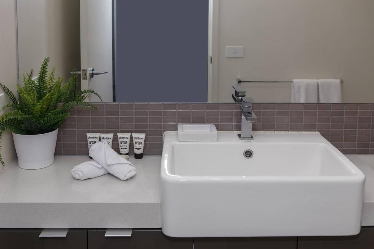 Iconic Southbank Locale Meets Modern Comfort * Melbourne