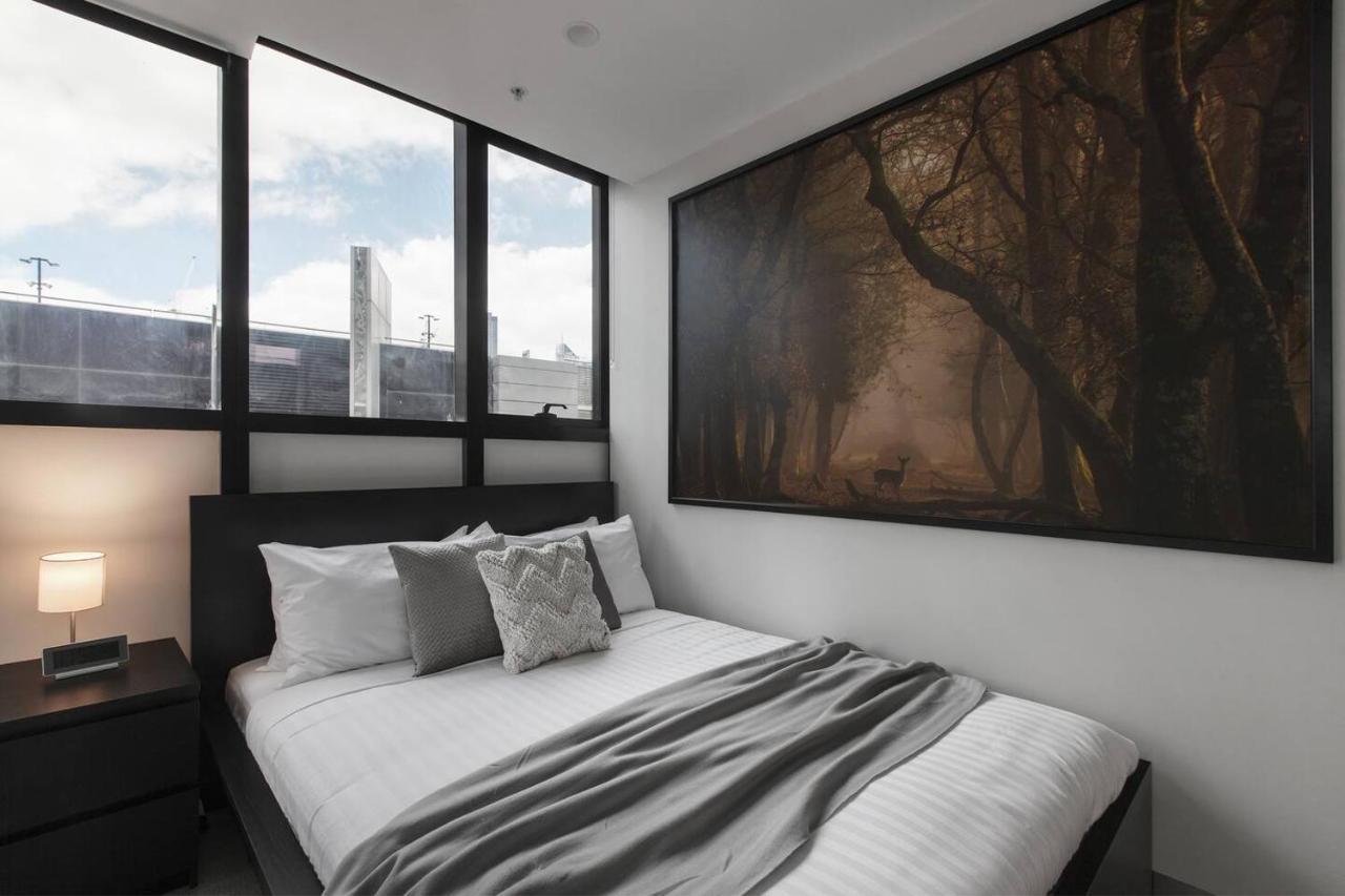 Iconic Southbank Locale Meets Modern Comfort * Melbourne