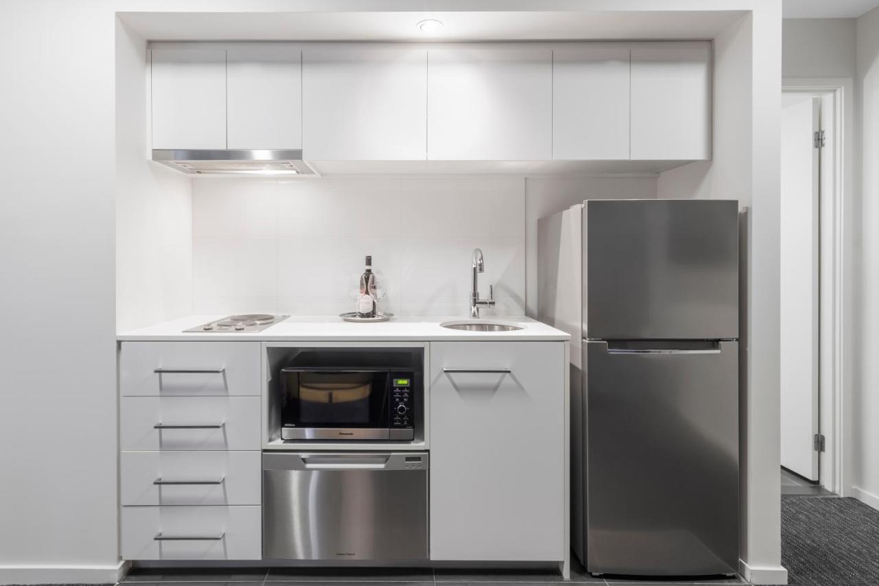 Mercure St Kilda Road Hotel 4*